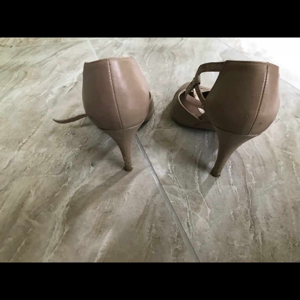Heels - Picture 2 of 3